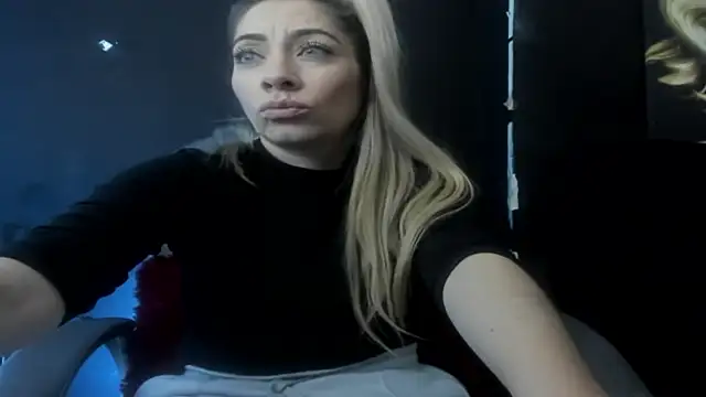 viktoria davis  online show from 04/29/26, 02:15