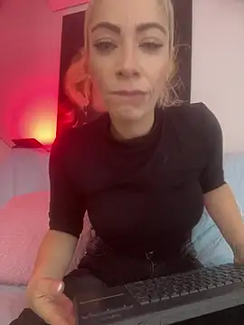 viktoria davis  online show from 06/07/26, 12:04