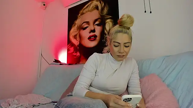 viktoria davis  online show from 06/14/26, 12:08