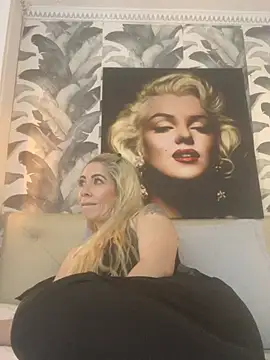 viktoria davis  online show from 06/27/26, 12:04