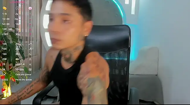 Snapshot of tattokoi chatting on 03/04/25, 10:05 tattokoi online show from 03/04/25, 10:05