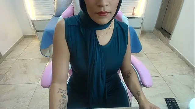 Zulema hamdi online show from 02/01/25, 10:44