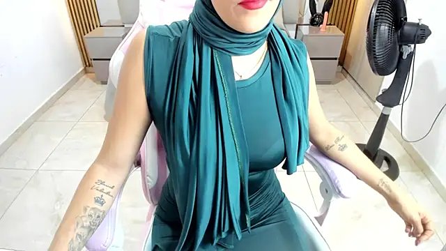 Zulema hamdi online show from 02/04/25, 12:11