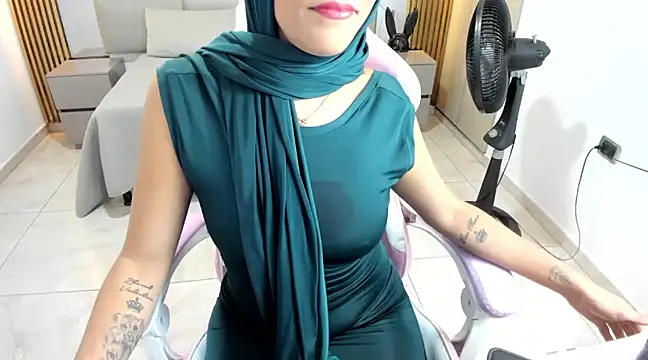 Zulema hamdi online show from 02/06/25, 03:41