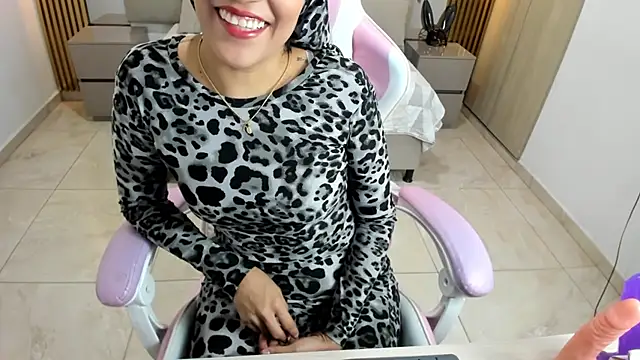Zulema hamdi online show from 02/20/25, 02:57