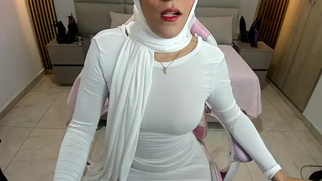 Snapshot of Zulema_hamdi chatting on 03/02/25, 11:18 Zulema hamdi online show from 03/02/25, 11:18