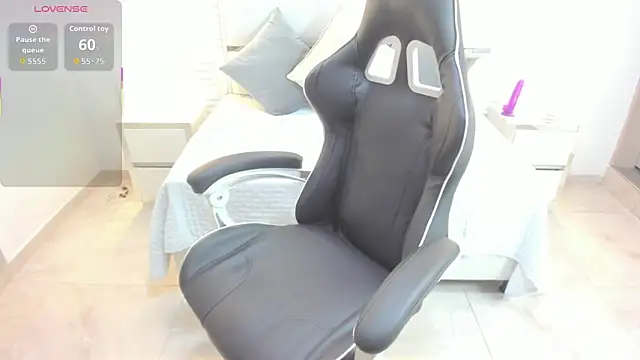 Zulema hamdi online show from 10/13/25, 12:05