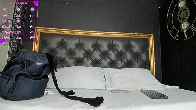 Snapshot of DalayMoore chatting on 11/22/25, 07:35 DalayMoore online show from 11/22/25, 07:35