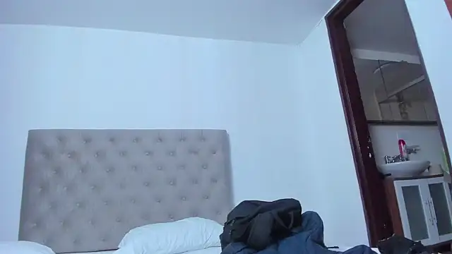 Snapshot of Dayana__Ospina chatting on 03/02/25, 08:27 Dayana Ospina online show from 03/02/25, 08:27