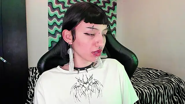 Snapshot of roxy_toxic chatting on 03/15/25, 03:07 roxy toxic online show from 03/15/25, 03:07