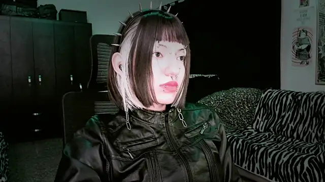 Snapshot of roxy_toxic chatting on 04/29/26, 12:59 roxy toxic online show from 04/29/26, 12:59