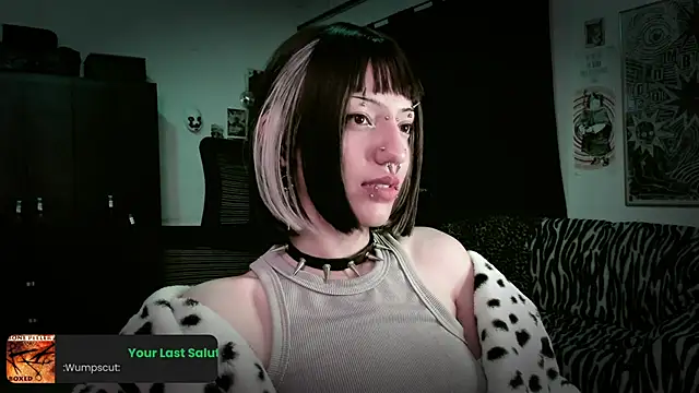 Snapshot of roxy_toxic chatting on 05/15/26, 11:12 roxy toxic online show from 05/15/26, 11:12