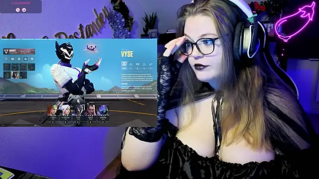 EveBaker04 online show from 10/20/25, 12:16