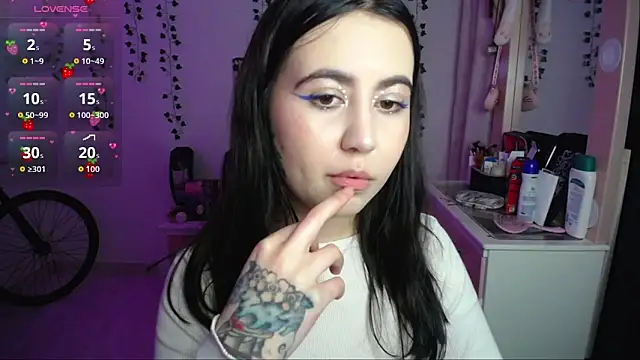  codeline online show from 12/01/25, 05:23