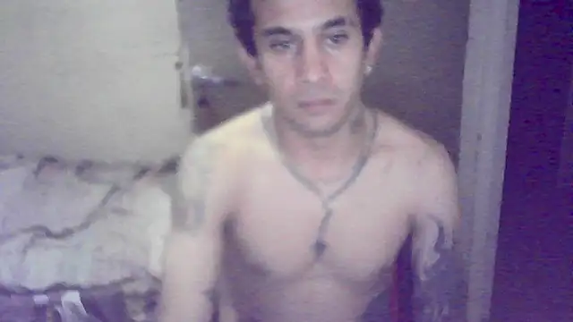Snapshot of EstebanAkyLu chatting on 02/21/25, 06:51 EstebanAkyLu online show from 02/21/25, 06:51