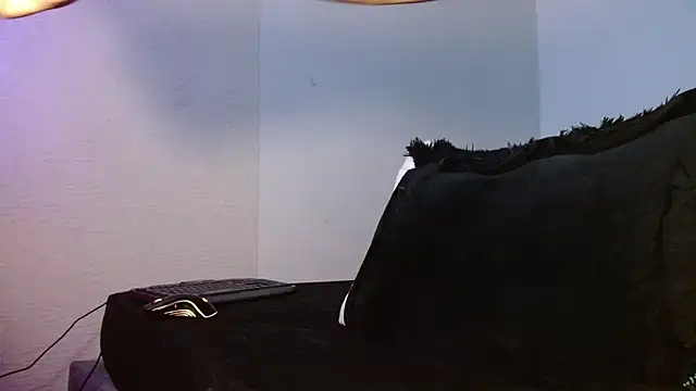 Snapshot of Lliam_2 chatting on 10/03/25, 04:20 Lliam 2 online show from 10/03/25, 04:20