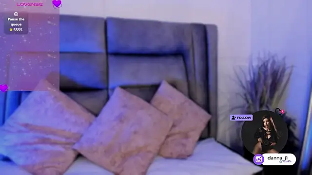 Snapshot of DannaJhonson1 chatting on 11/06/25, 07:48 DannaJhonson1 online show from 11/06/25, 07:48