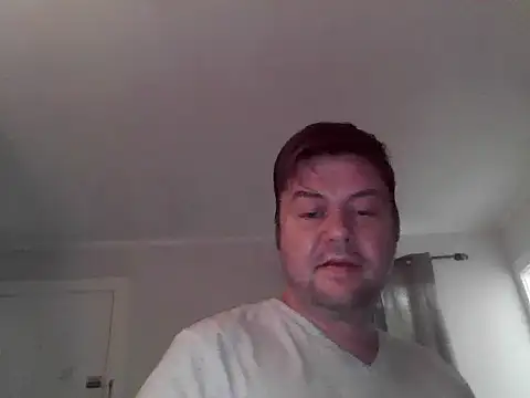 Snapshot of yourcourage1 chatting on 09/26/25, 04:05 yourcourage1 online show from 09/26/25, 04:05