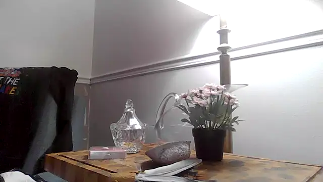 Snapshot of yourcourage1 chatting on 10/26/25, 01:22 yourcourage1 online show from 10/26/25, 01:22