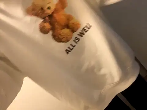 Snapshot of riri_riri_jp chatting on 11/04/25, 10:03 riri riri jp online show from 11/04/25, 10:03