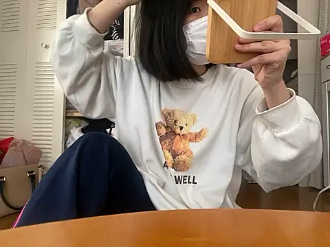 Snapshot of riri_riri_jp chatting on 11/17/25, 05:13 riri riri jp online show from 11/17/25, 05:13