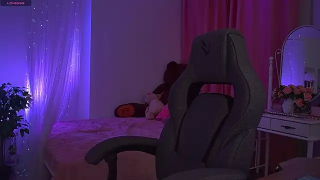 DakotaaJohnnson online show from 10/27/25, 11:47