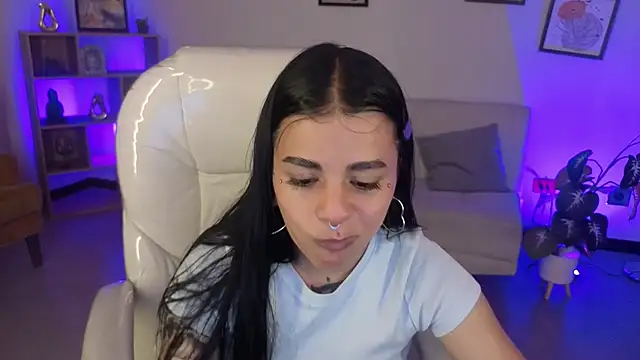 Nicole Foxx  online show from 11/18/25, 07:18