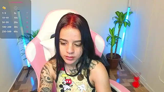 Nicole Foxx  online show from 05/08/26, 10:04