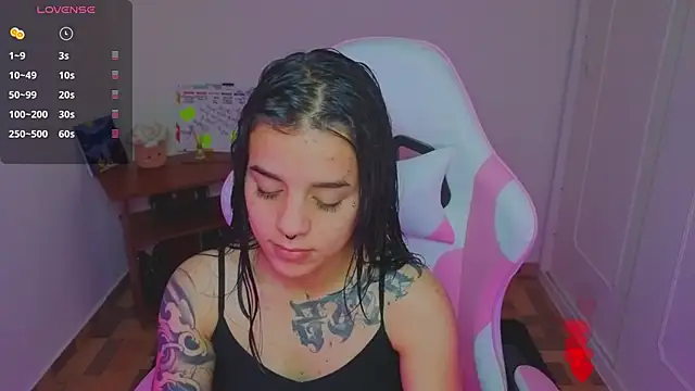 Nicole Foxx  online show from 06/09/26, 10:21