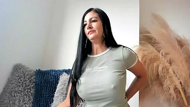 sofhia daniels online show from 09/16/25, 01:23