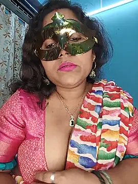 Snapshot of hevensex143 chatting on 05/19/26, 07:53 hevensex143 online show from 05/19/26, 07:53