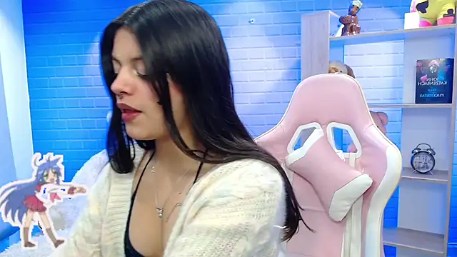 Snapshot of ashley_cute77 chatting on 11/14/25, 10:14 ashley cute77 online show from 11/14/25, 10:14