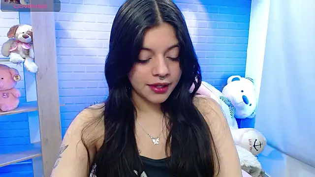 Snapshot of ashley_cute77 chatting on 12/15/25, 11:03 ashley cute77 online show from 12/15/25, 11:03