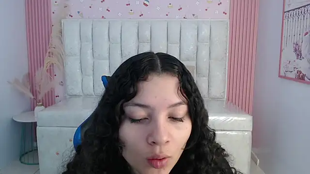 shalon diaz s online show from 10/25/25, 01:18
