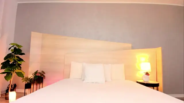 EllaWhiteX online show from 06/23/26, 04:38