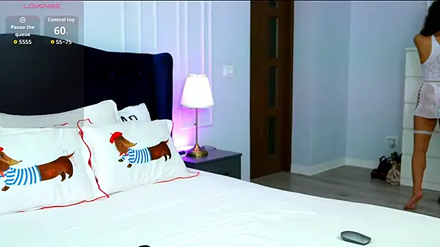EllaWhiteX online show from 07/28/26, 05:12