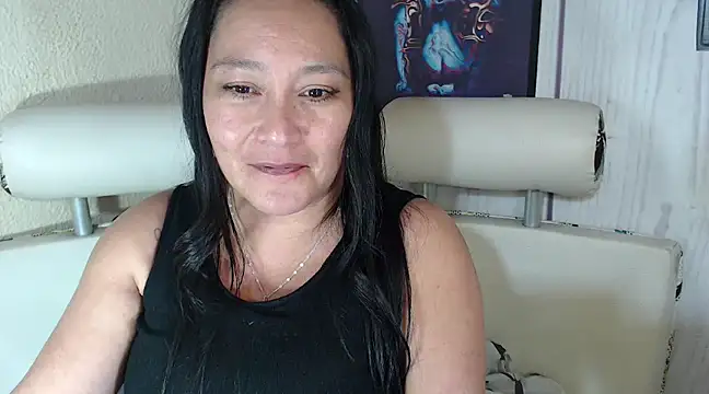 Snapshot of JULIANAWET69 chatting on 02/27/25, 02:42 JULIANAWET69 online show from 02/27/25, 02:42
