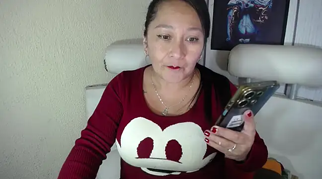 Snapshot of JULIANAWET69 chatting on 03/20/25, 11:56 JULIANAWET69 online show from 03/20/25, 11:56