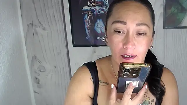 Snapshot of JULIANAWET69 chatting on 11/07/25, 11:16 JULIANAWET69 online show from 11/07/25, 11:16