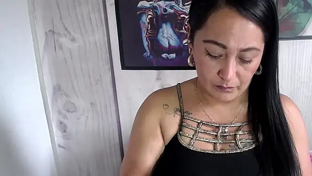 Snapshot of JULIANAWET69 chatting on 11/10/25, 06:18 JULIANAWET69 online show from 11/10/25, 06:18