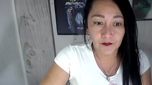 Snapshot of JULIANAWET69 chatting on 11/25/25, 12:32 JULIANAWET69 online show from 11/25/25, 12:32