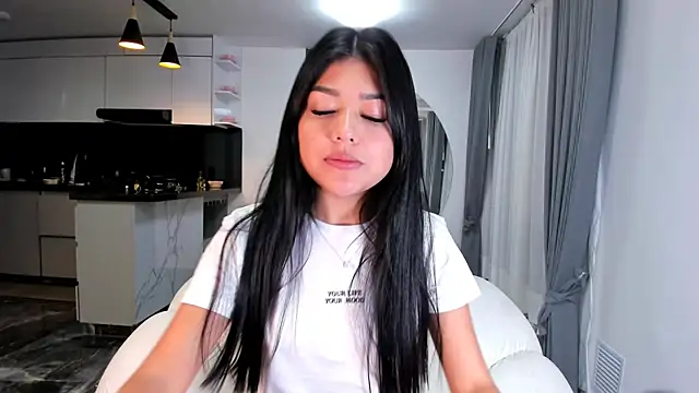 Snapshot of 1lubonnie chatting on 03/05/25, 03:40 1lubonnie online show from 03/05/25, 03:40