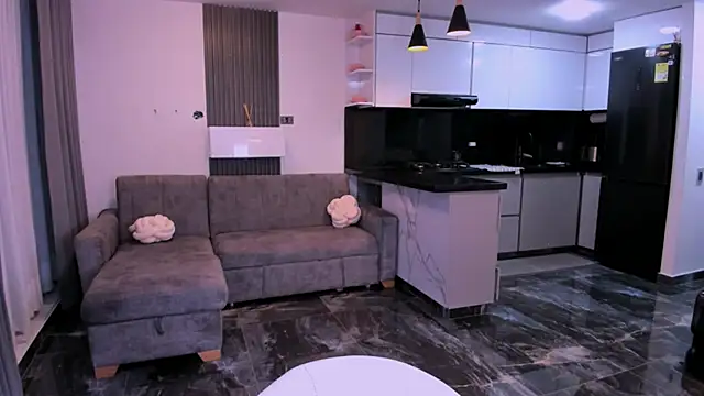 Snapshot of 1lubonnie chatting on 09/09/25, 12:43 1lubonnie online show from 09/09/25, 12:43