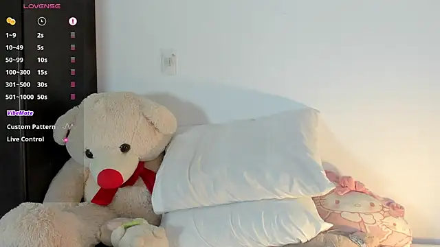 Snapshot of cute_dani01 chatting on 06/06/26, 12:49 cute dani01 online show from 06/06/26, 12:49