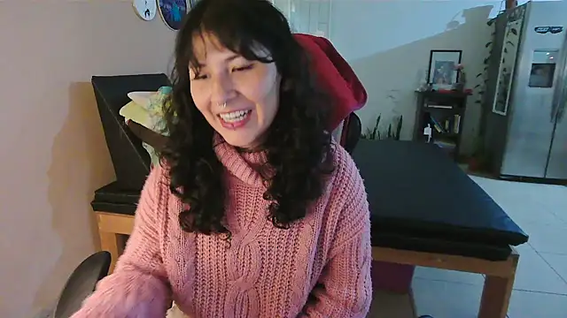 Snapshot of GinnyDelice chatting on 10/21/25, 01:50 GinnyDelice online show from 10/21/25, 01:50