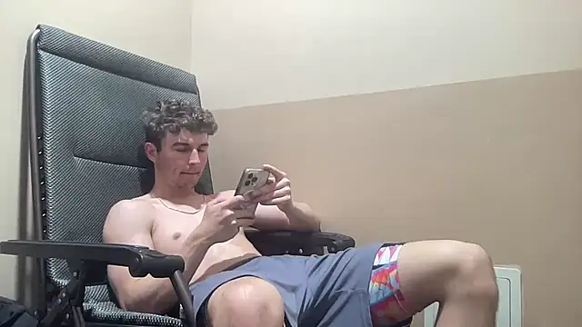 Snapshot of ryan_28747 chatting on 10/10/25, 10:09 ryan 28747 online show from 10/10/25, 10:09