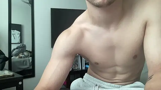 Snapshot of ryan_28747 chatting on 10/12/25, 07:02 ryan 28747 online show from 10/12/25, 07:02