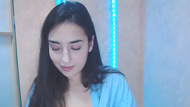 Lovelllyy online show from 03/08/25, 11:05