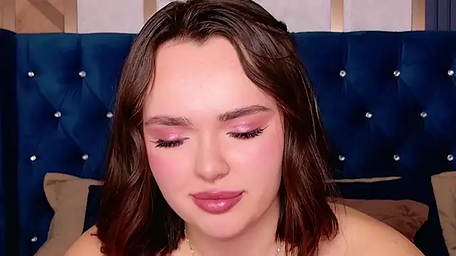 LauraBrigs online show from 02/08/25, 06:22