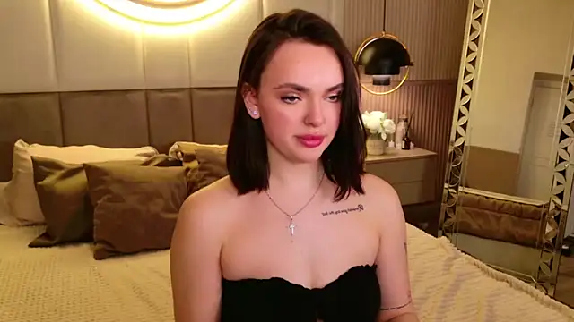 LauraBrigs online show from 03/11/25, 09:24